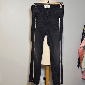 Current/Elliott Charcoal black Jeans front zip legs